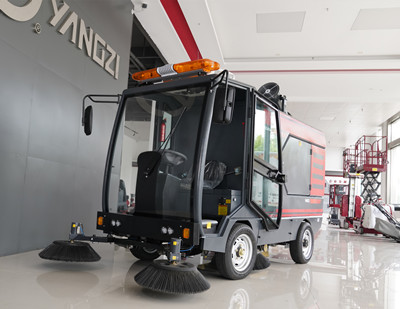 掃地車(chē)和吸樹(shù)葉機應該怎么選