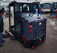 人工清掃效率低？用電動(dòng)掃地車(chē)