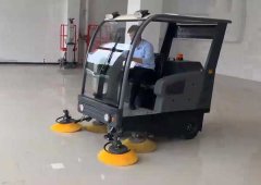 電動(dòng)掃地車(chē)廠(chǎng)家哪家好？?jì)r(jià)格怎么樣