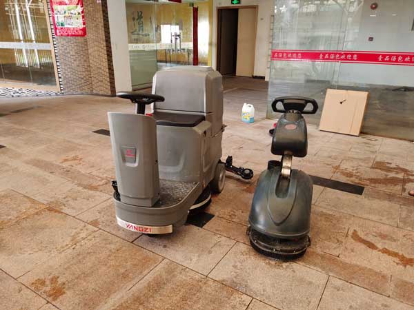 掃地車(chē)和洗地機的區別是什么