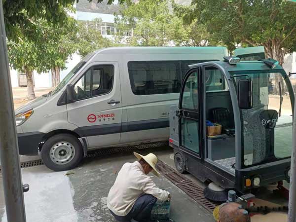 環(huán)衛小型清掃車(chē)真的好用嗎